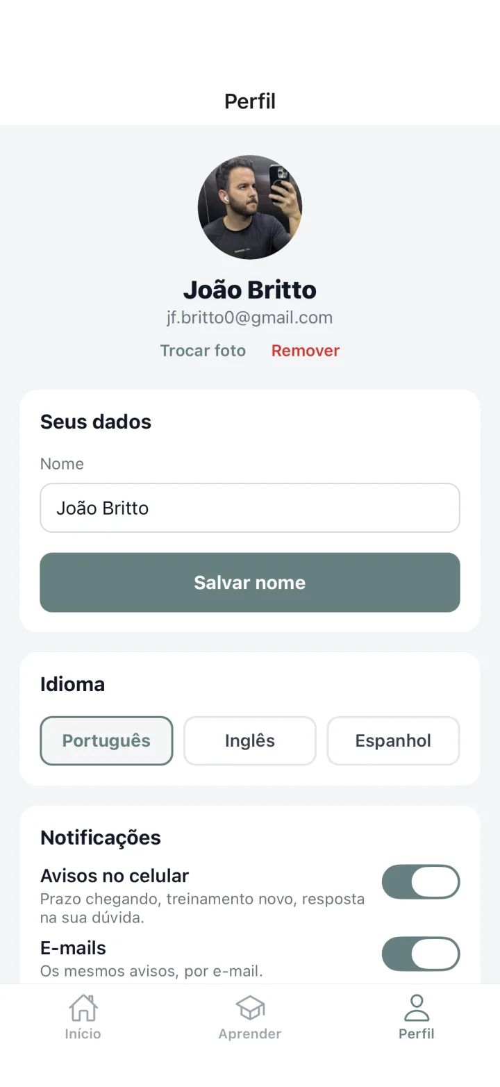 Perfil do colaborador com idioma em português, inglês e espanhol
